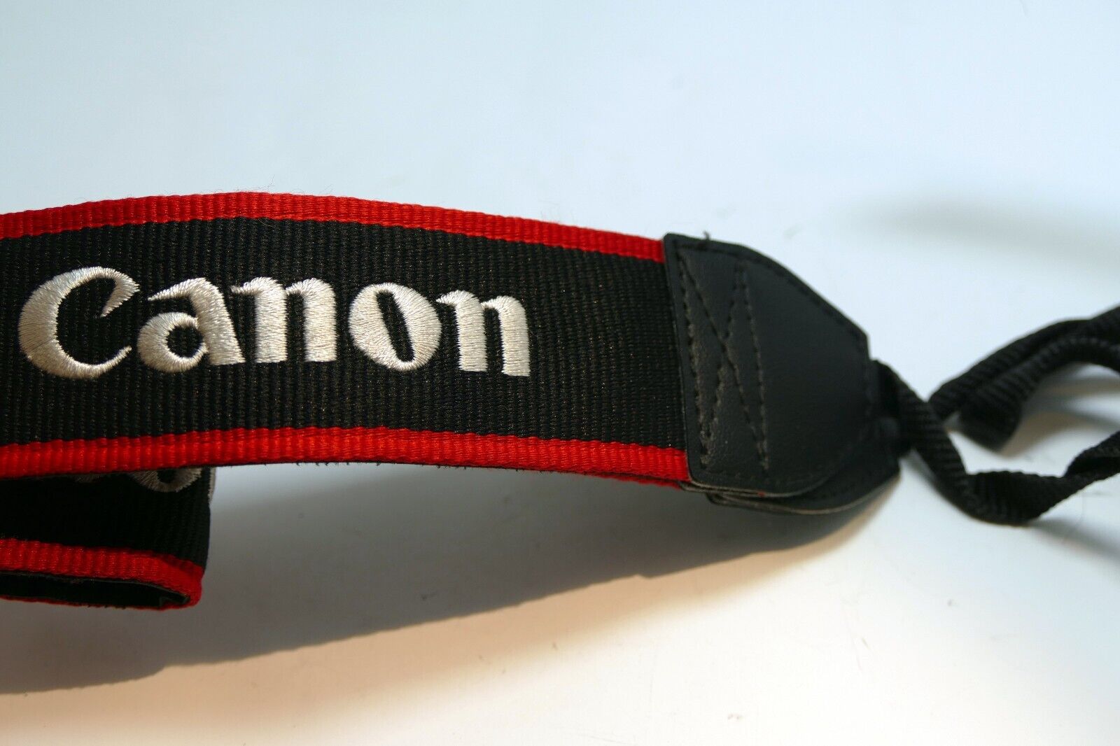 Canon EOS 50D Digital Camera Neck Shoulder Strap Black-Red - Original OEM