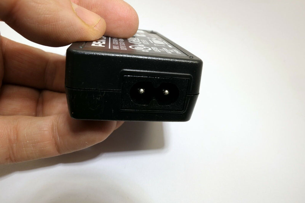 PENTAX D-BC8 Battery Charger Genuine Original  (missing  AC Cord )