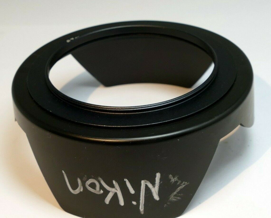 67mm Plastic Lens Hood Shade screw in double threaded Petal for 18-200mm VR