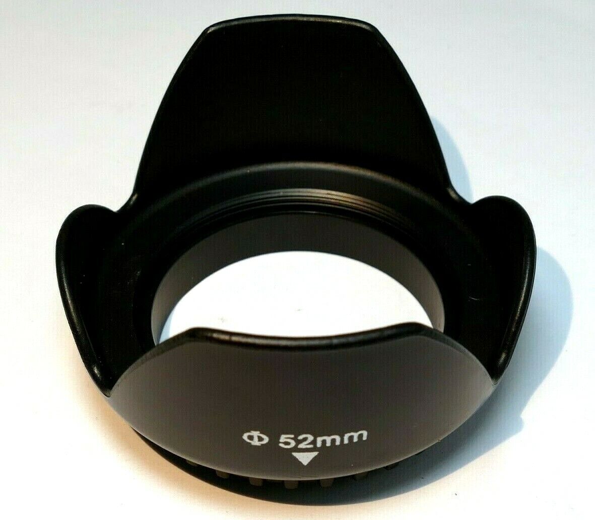 52mm Petal Shaped Plastic Lens Hood screw in type for 18-55mm zoom kit