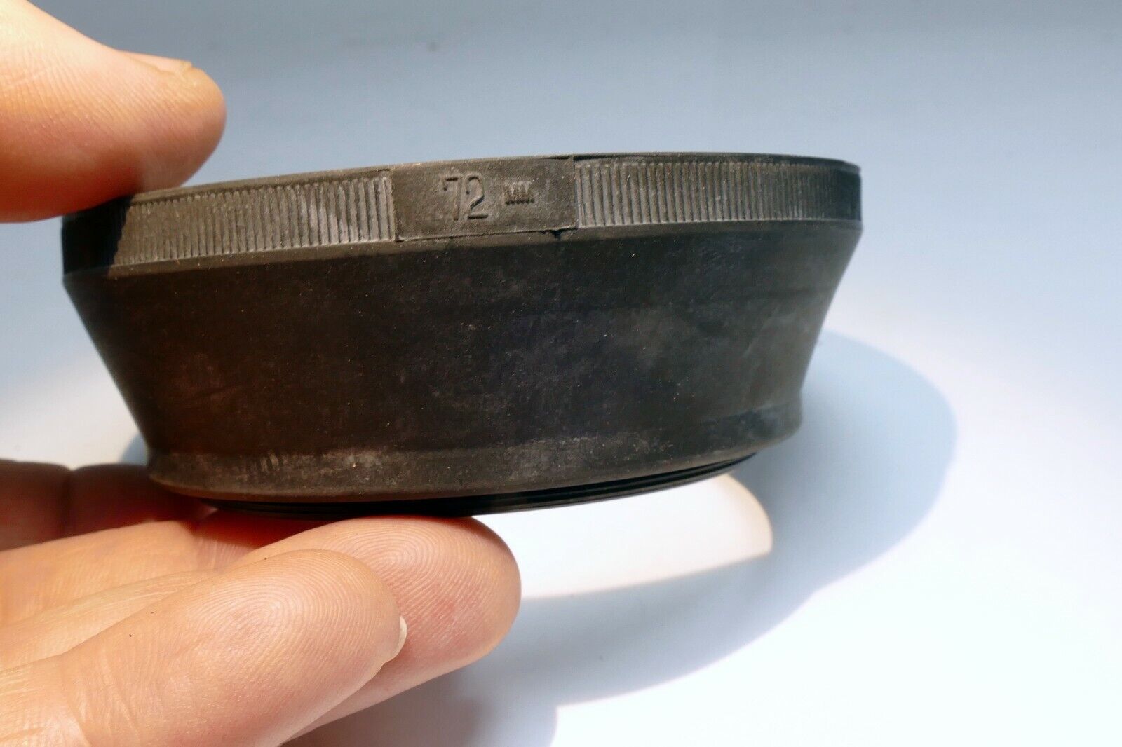 72mm rubber Lens Hood Shade screw in double  threaded for 300mm