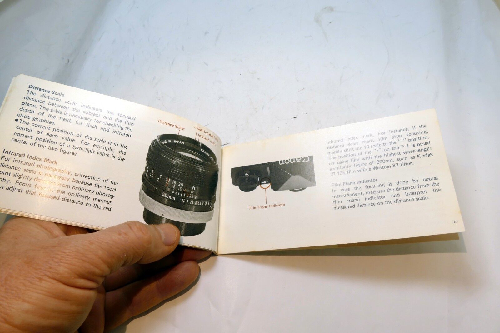 Canon FD lens Sales Brochure guide List for  F-1