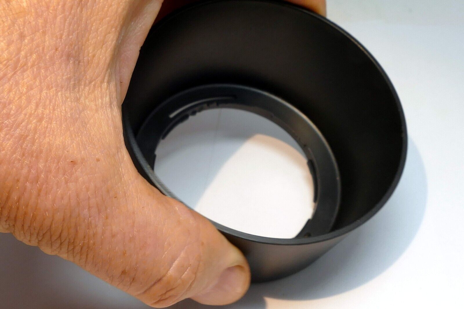 Lens Hood HB-37 Shade for AF-S DX NIKKOR 55-200mm f/4-5.6G ED