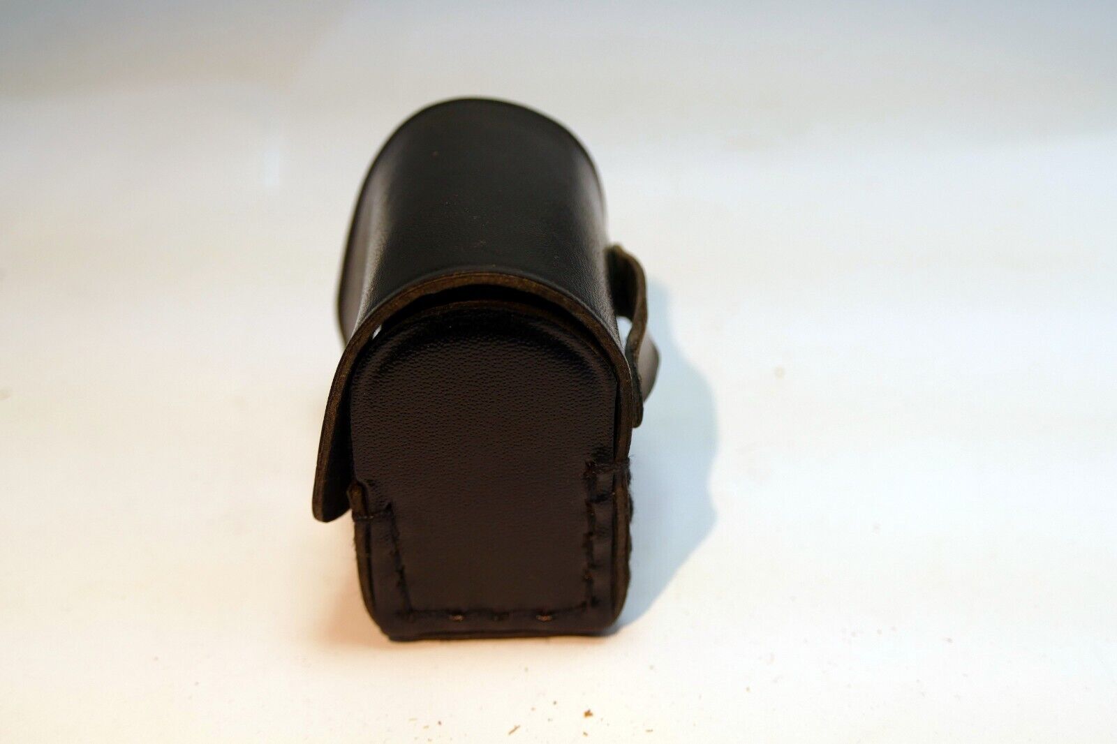 YASHICA small Leather Case for 80mm lens hood