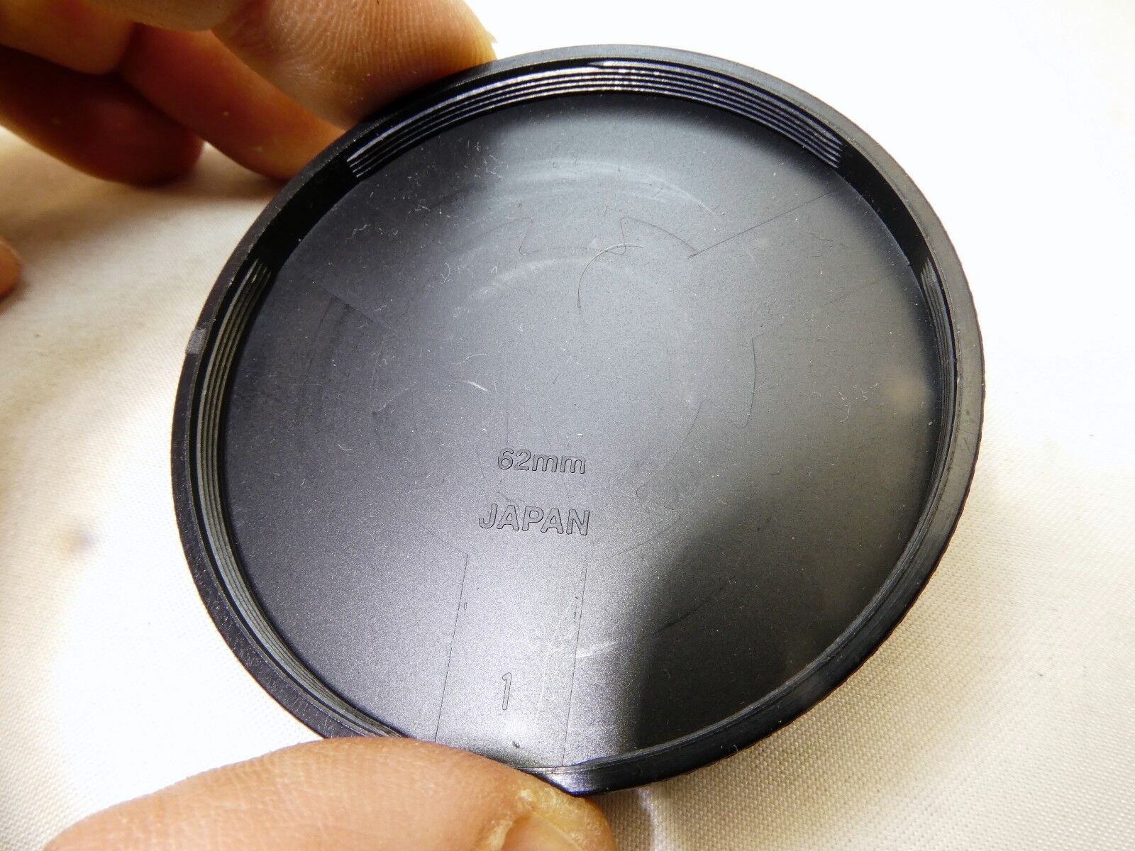 Olympus 62mm Screw in female threads Front Lens Cap Genuine