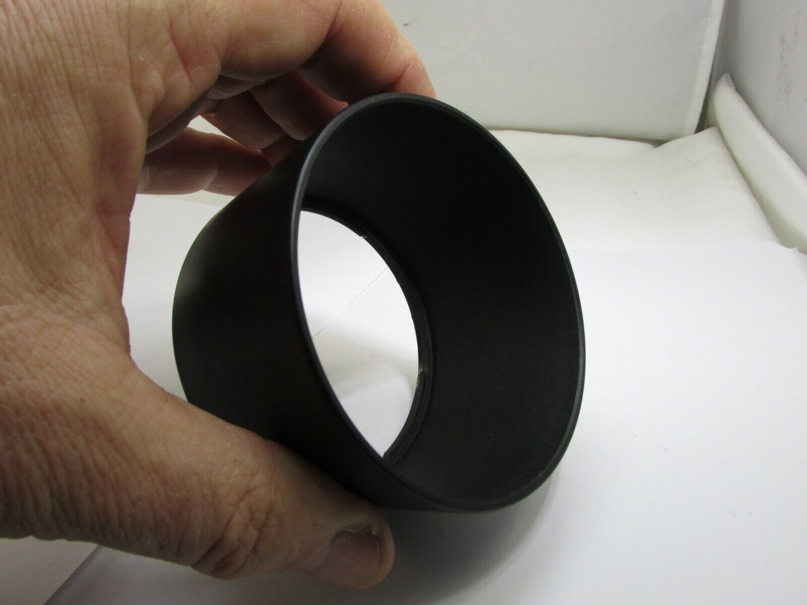 Lens Hood Shade adapter unknown brand twist on type 68mm ID