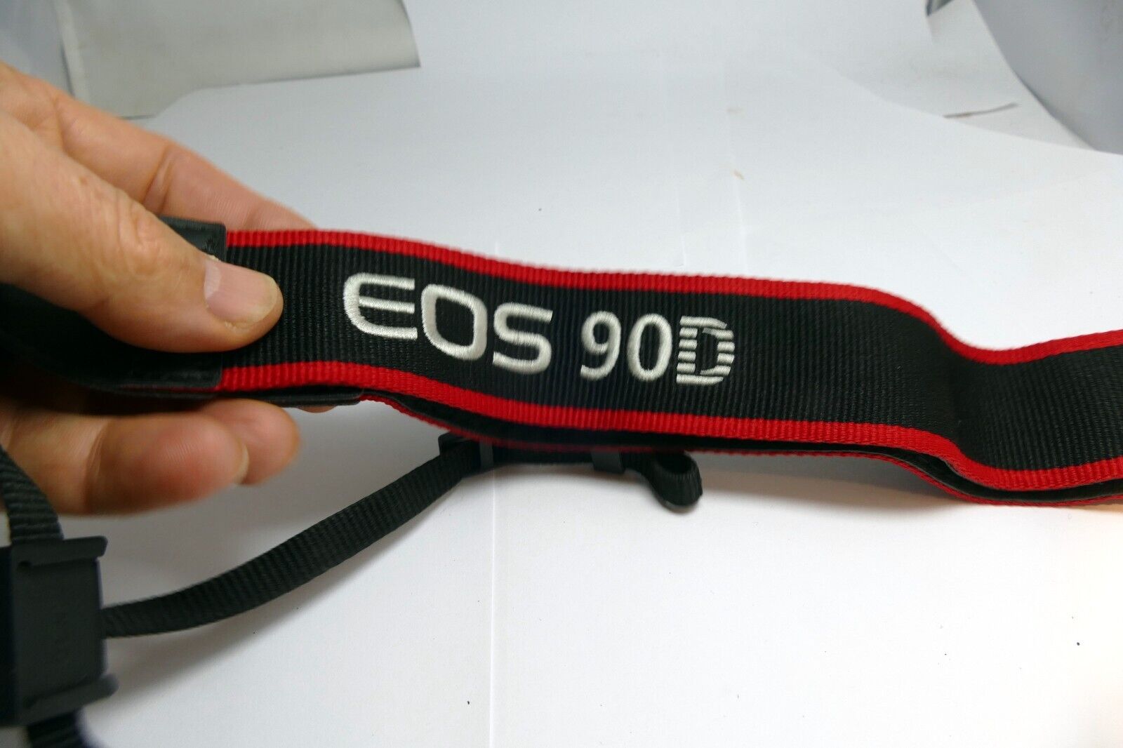 Canon EOS 90D Digital Camera Neck Shoulder Strap Black-Red - Genuine MINT