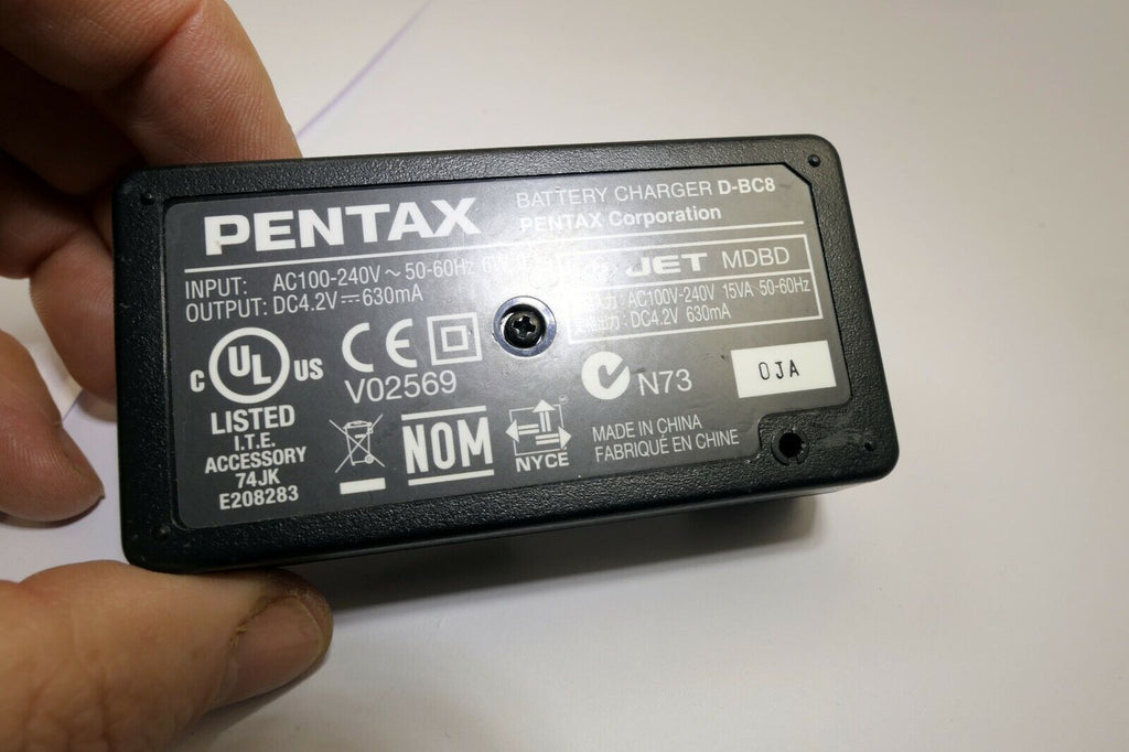 PENTAX D-BC8 Battery Charger Genuine Original  (missing  AC Cord )