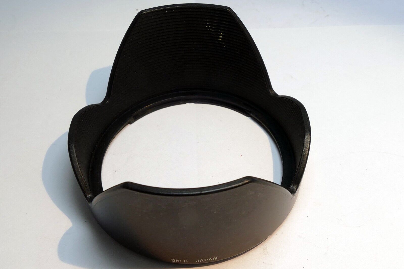 Tamron D5FH Lens Hood Shade for 72mm rim AF  28-200mm f3.8-5.6 LD (171D, 571D)