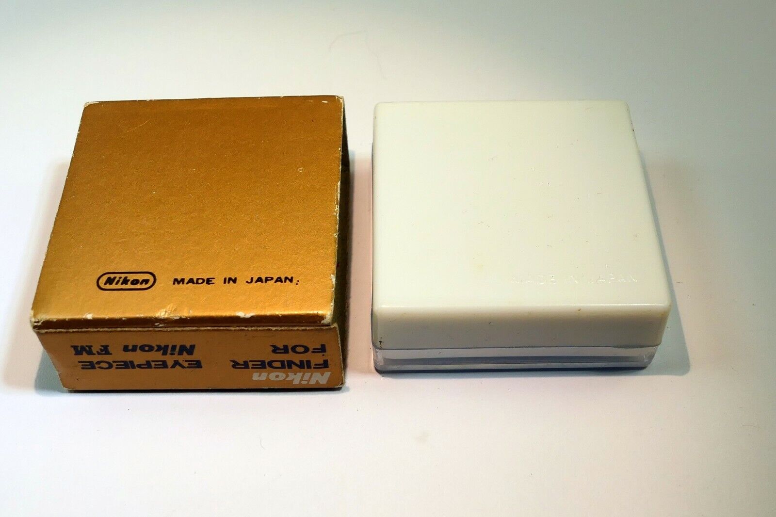 empty box with plastic case for Nikon finder eyepiece FM