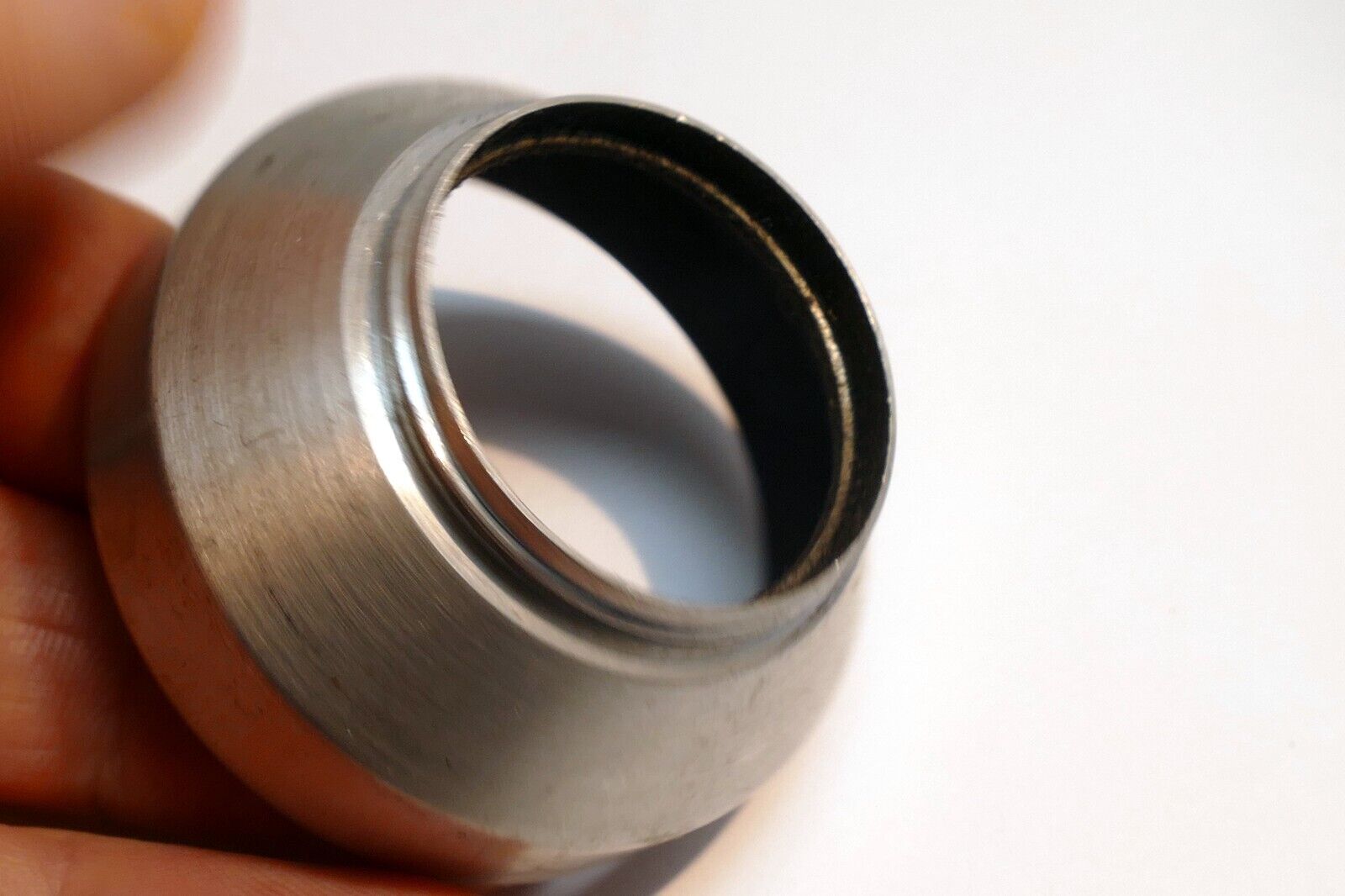 Milo series 5 V Metal Lens Hood Shade screw in for 33mm threaded