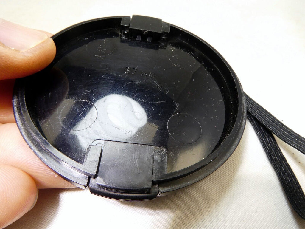 TAMRON Front Lens Cap 67mm snap on type with keeper string