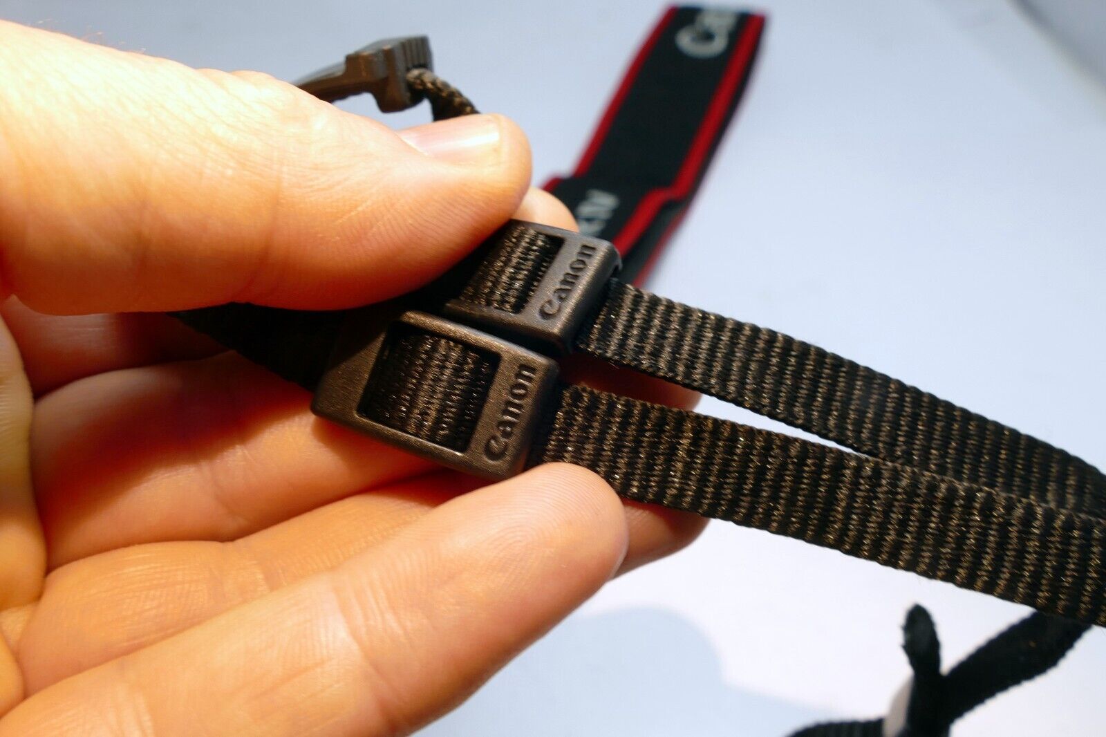Canon EOS 5D Mark IV Digital Camera Neck Shoulder Strap Black-Red - Genuine OEM