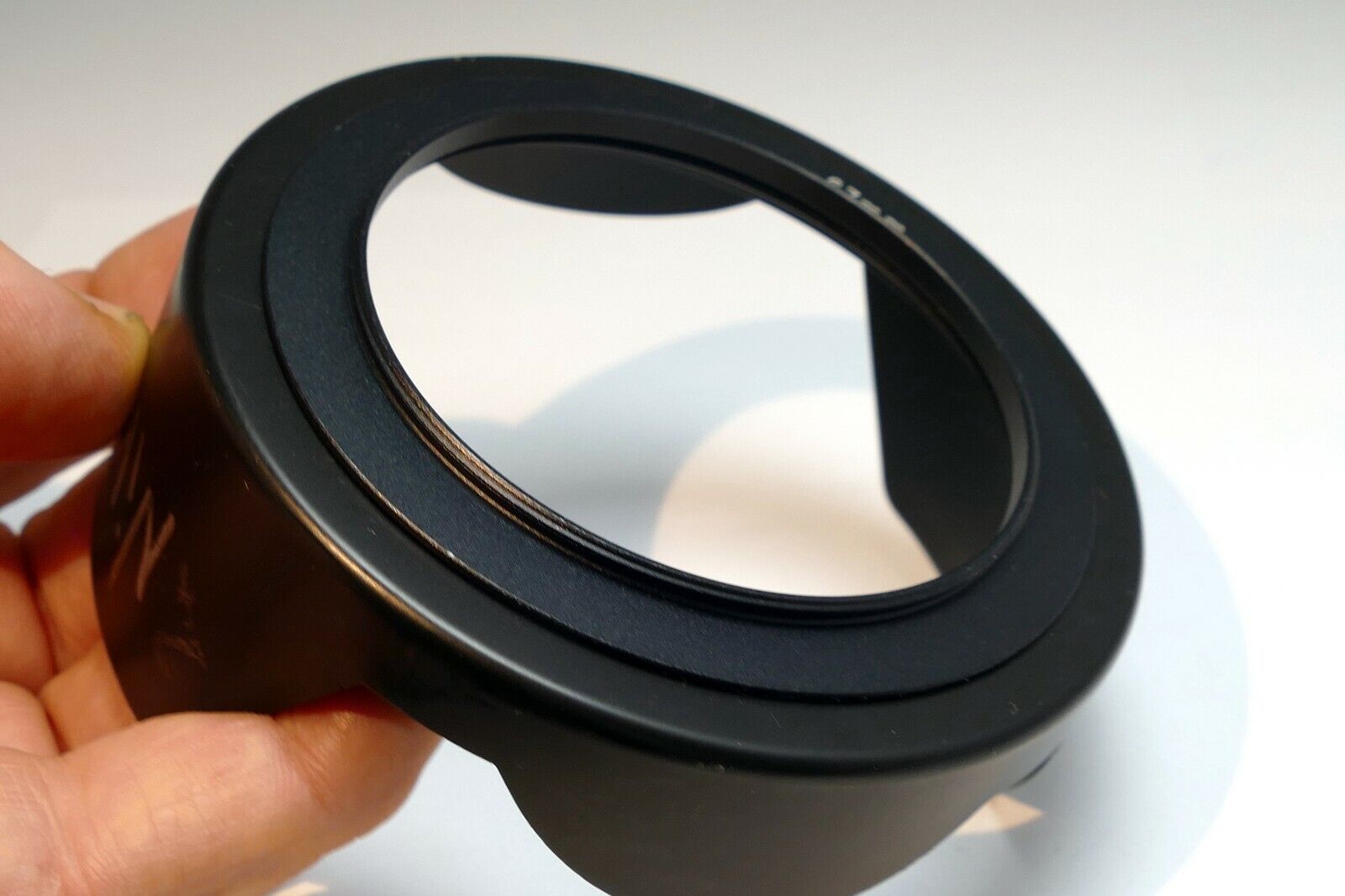 67mm Plastic Lens Hood Shade screw in double threaded Petal for 18-200mm VR