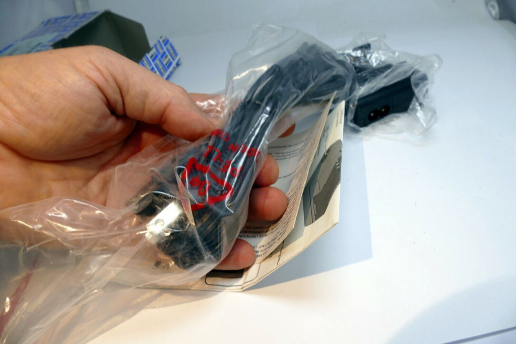 Nikon MH-60 Charger for Nikon EN-EL2 Battery Genuine OEM Original