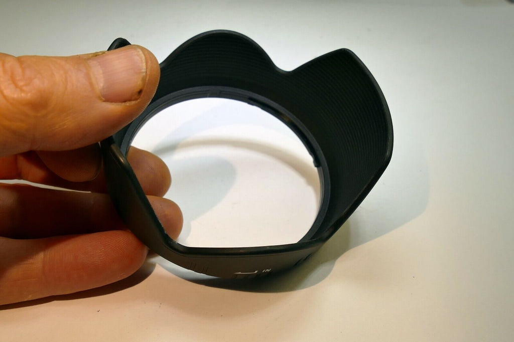 Sigma LH 680-01 Lens Hood Shade for 18-125mm f3.5-5.6  DC EX (smooth finish)