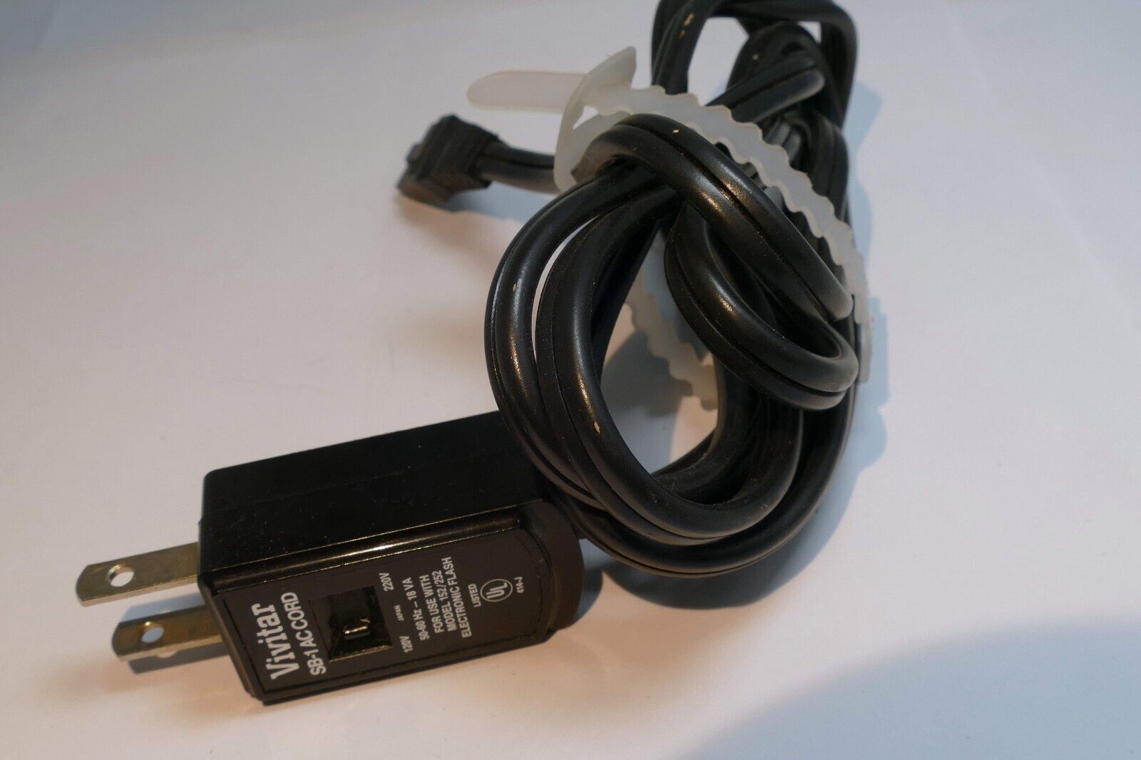 Vivitar SB-1 AC Cord Adapter cable  for use with V152/252/253 Electronic Flash