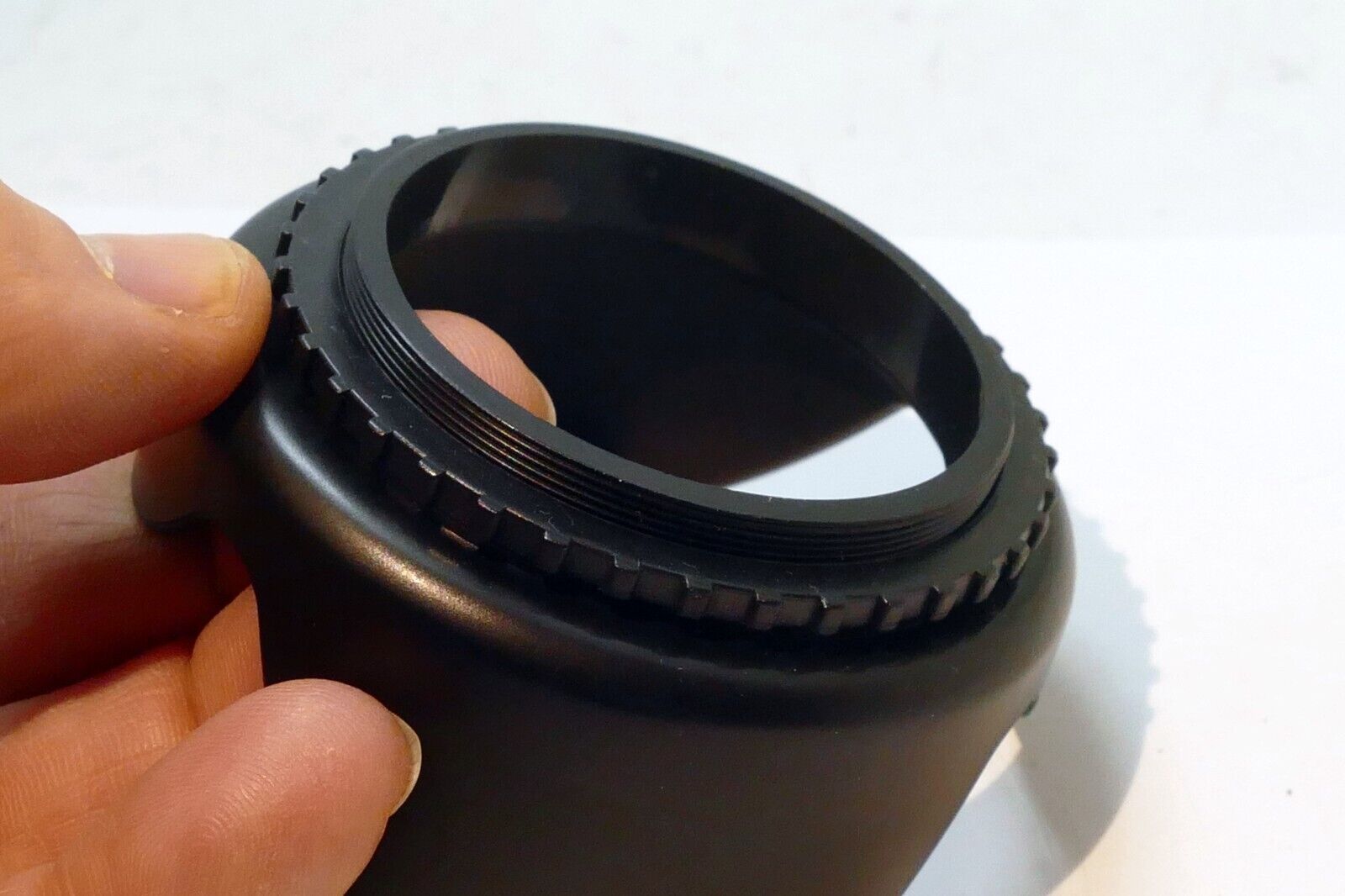 52mm Lens Hood Shade Petal Plastic screw in for 50mm f1.8