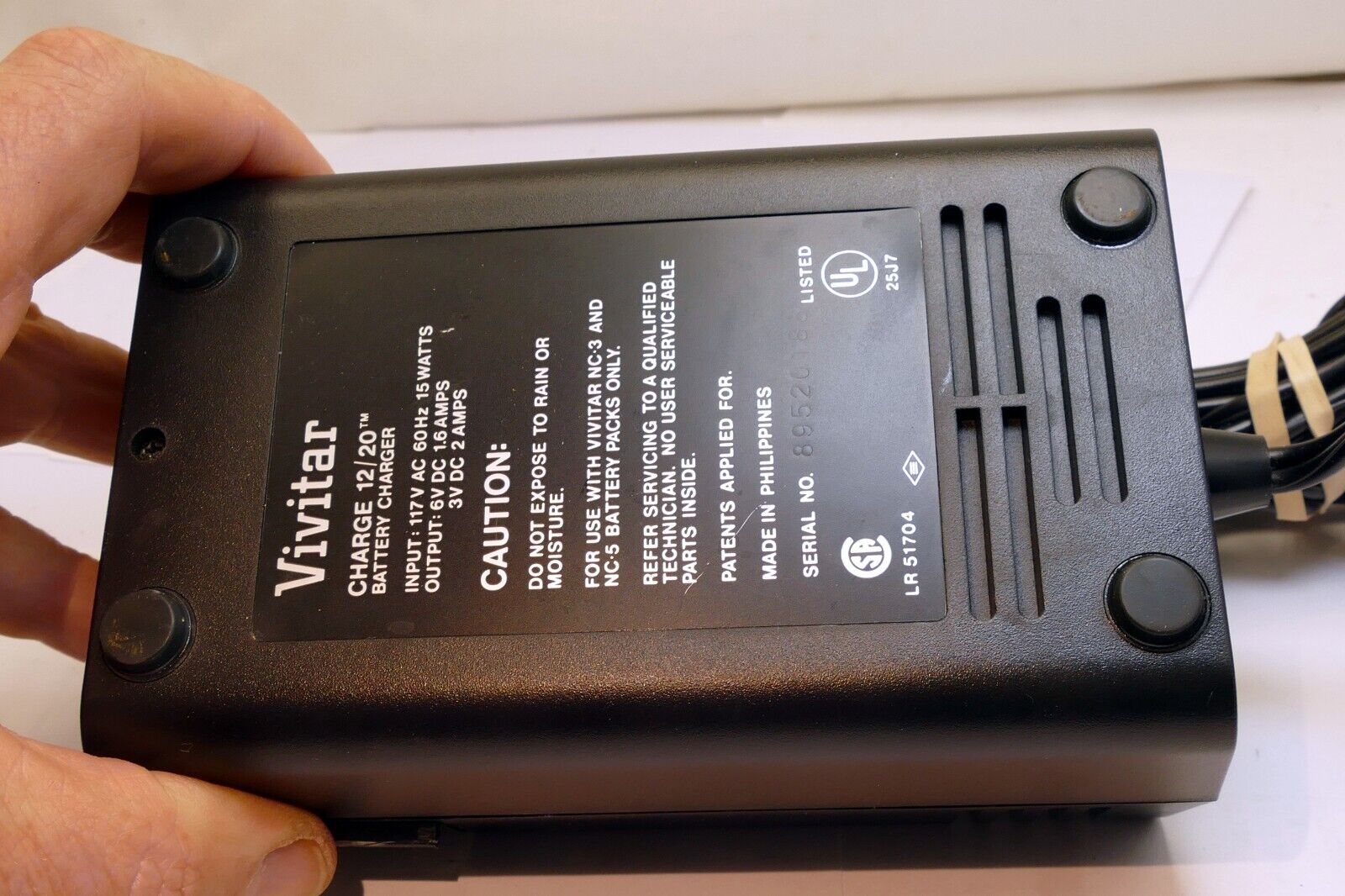 VIVITAR CHARGE 12 / 20 FLASH BATTERY CHARGER WITH NC-5 ADAPTER