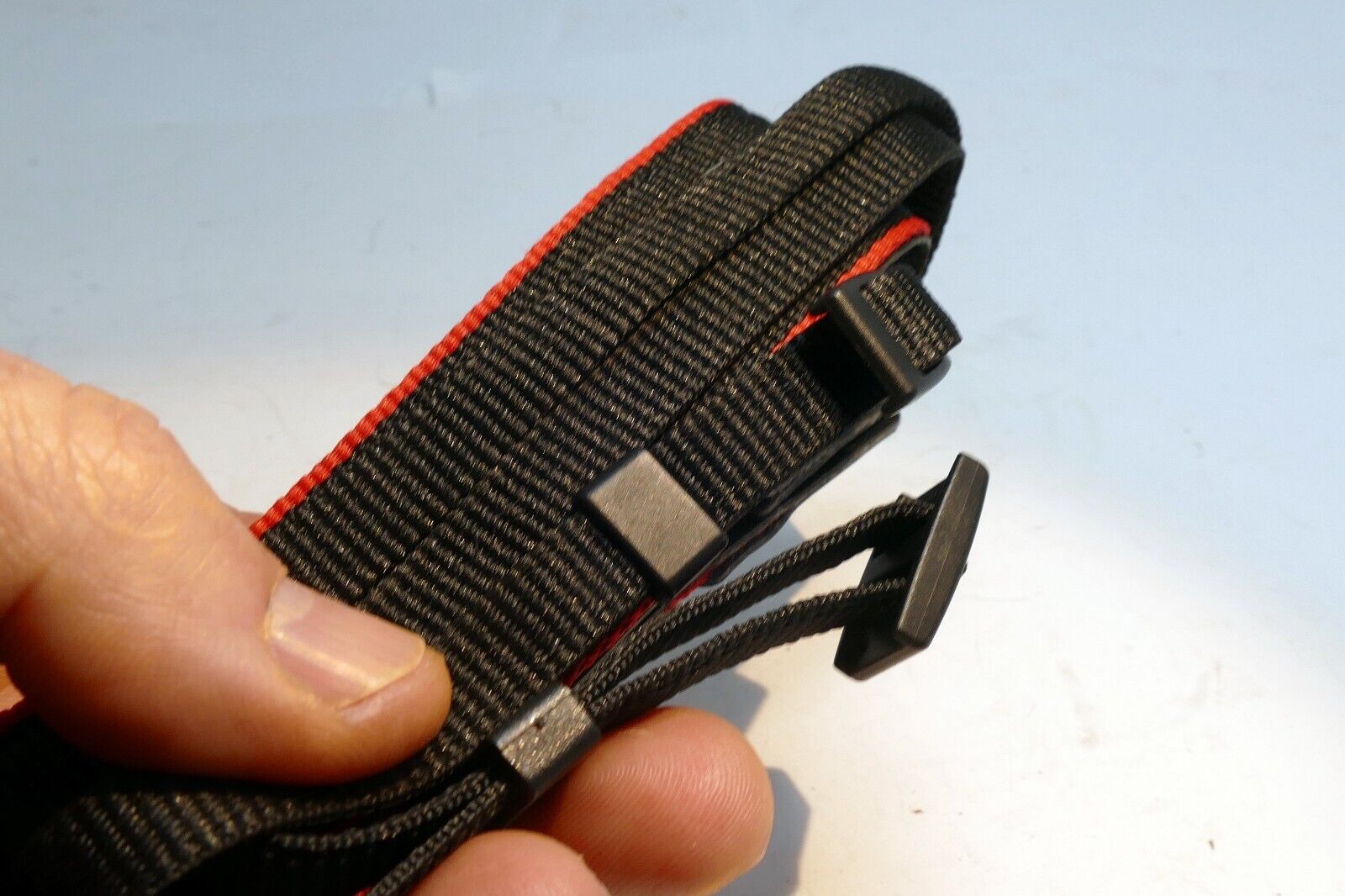 Canon EOS R6 Digital Camera Neck Shoulder Strap Black-Red - -  Genuine OEM