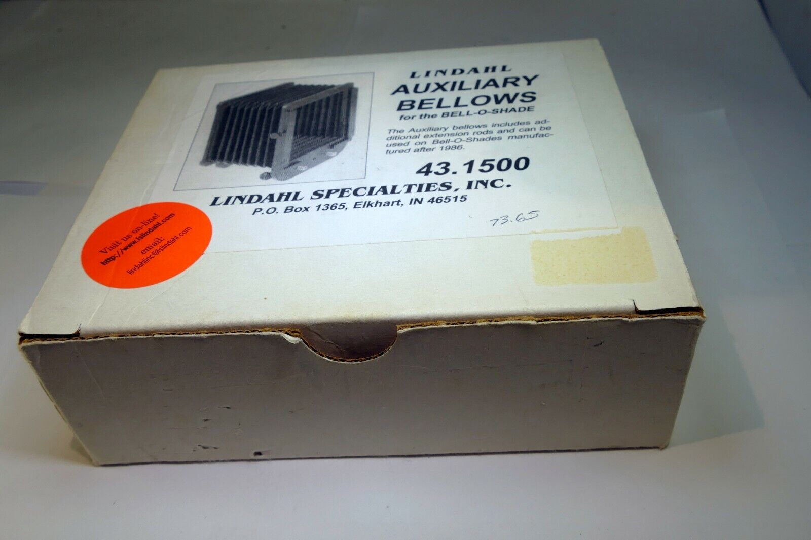 Lindahl Auxialiary Bellows lens Hood 43.1500 Bell-O-Shade w/ rods and screws