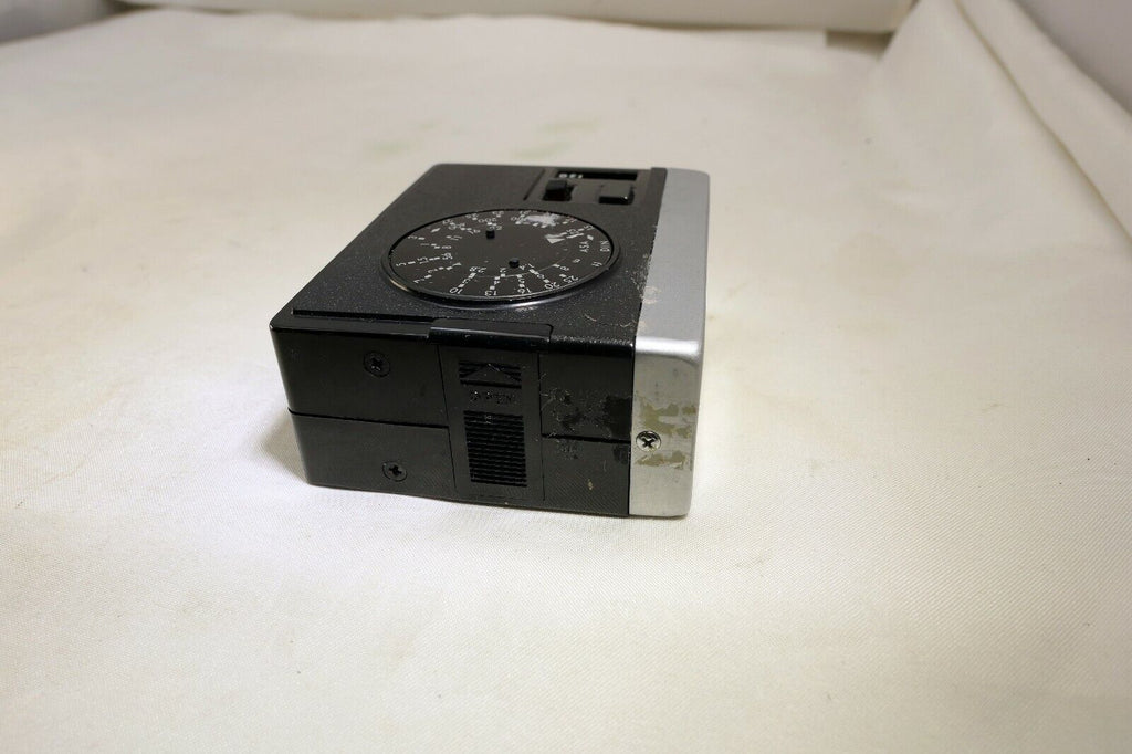 Focal 30  Flash does not work - sold for parts AS IS