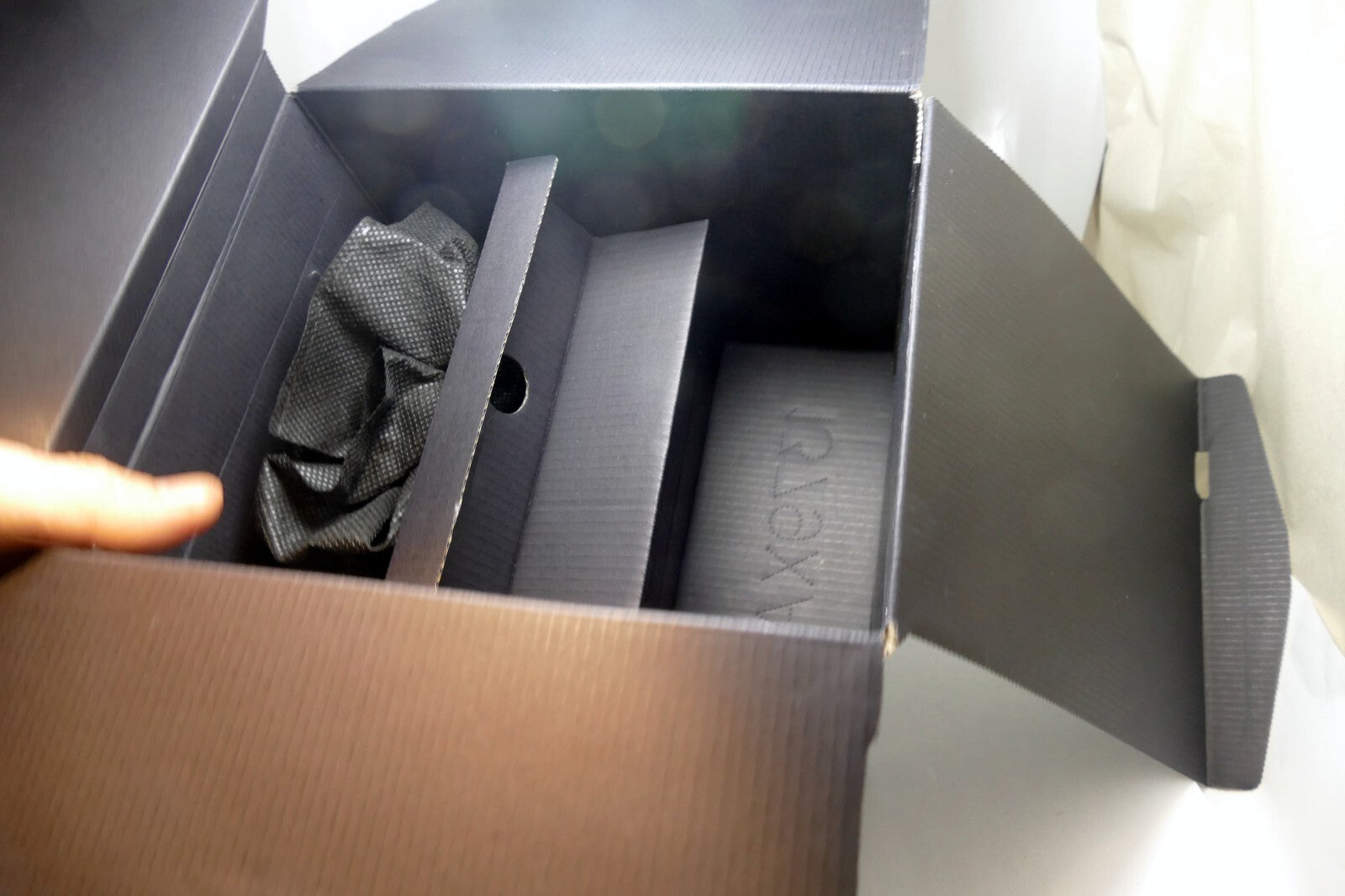 An Empty Box (only ) for  Leica V-Lux 5 DC vario Elmarit 9.1-146mm f2.8 19120