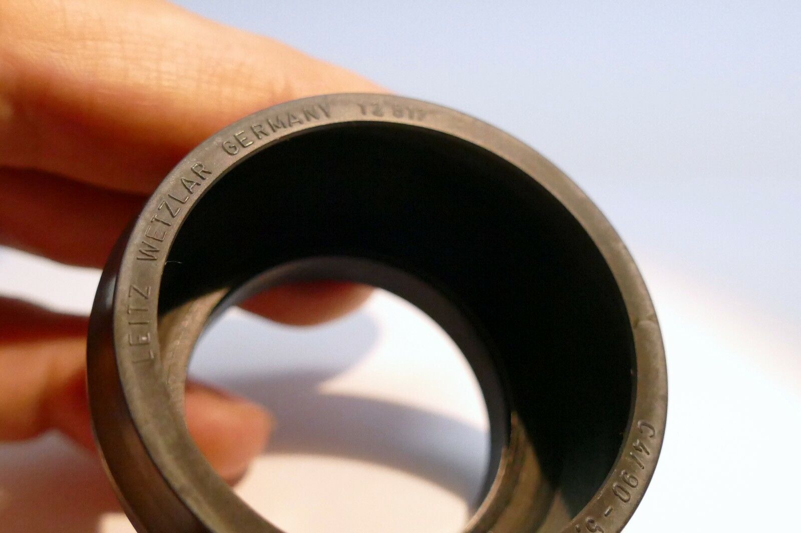 LEICA LEITZ COLLAPSIBLE RUBBER LENS HOOD SHADE 12517 FOR 90MM F4 series 5.5