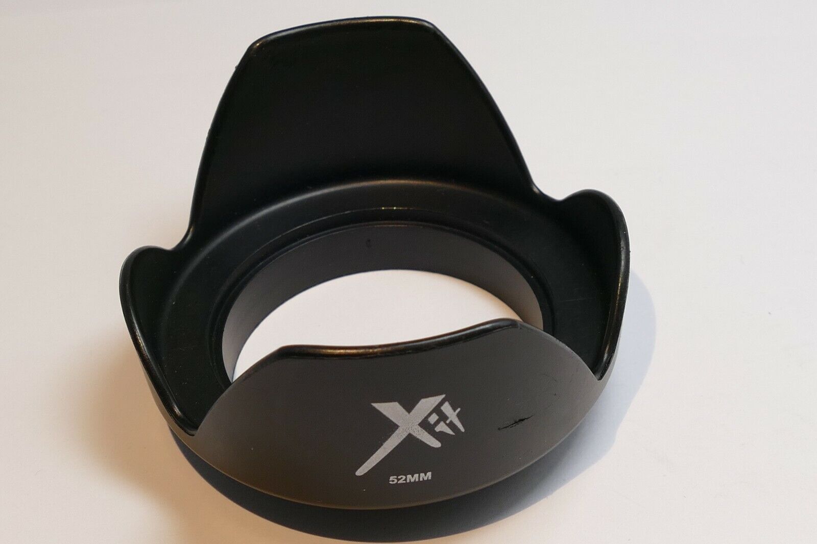 Xit 52mm Plastic Petal Lens Hood Shade screw in type (missing ring)