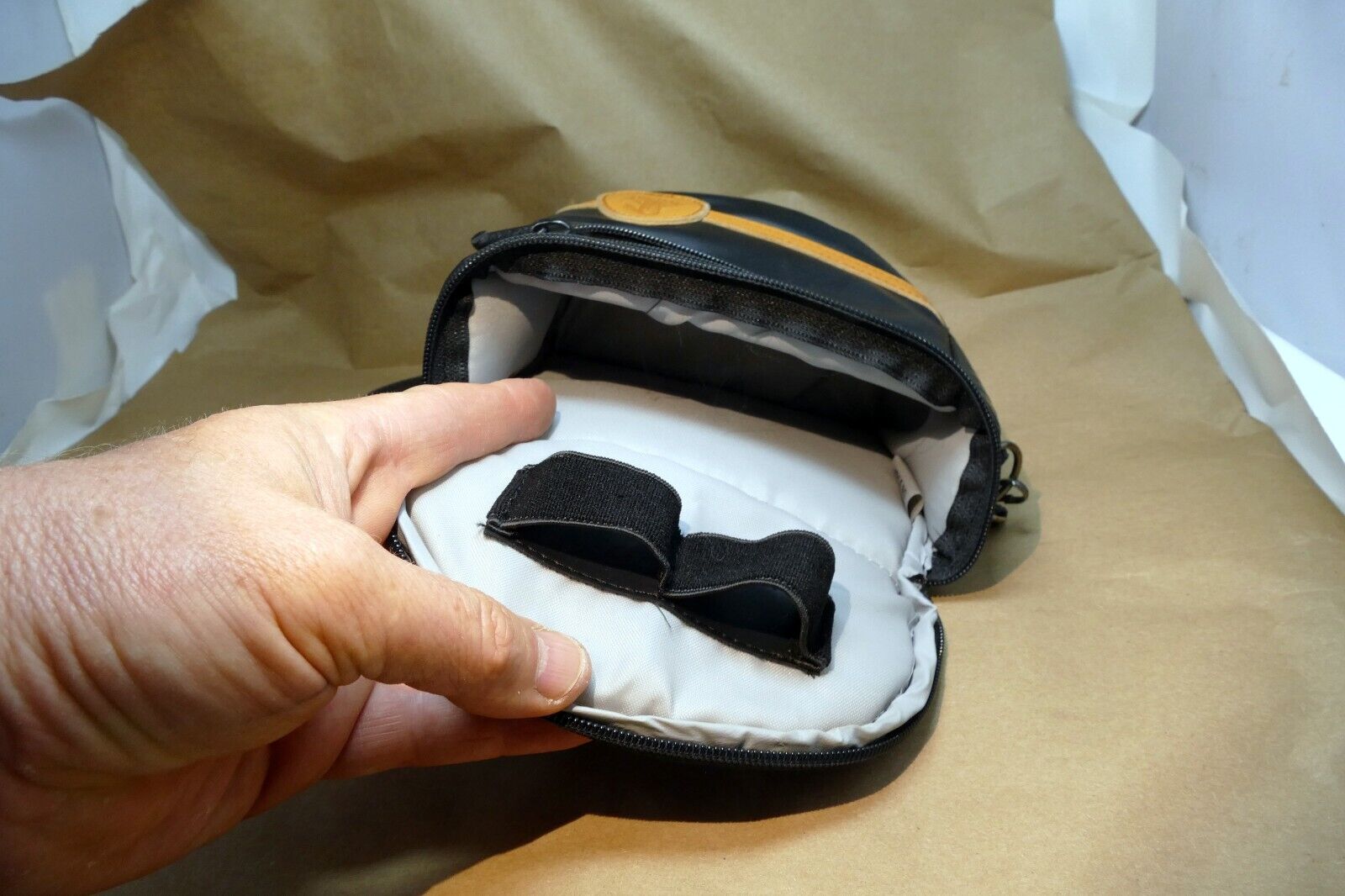 Mohawk digital camera messenger bag case with shoulder strap 6X5X3" native