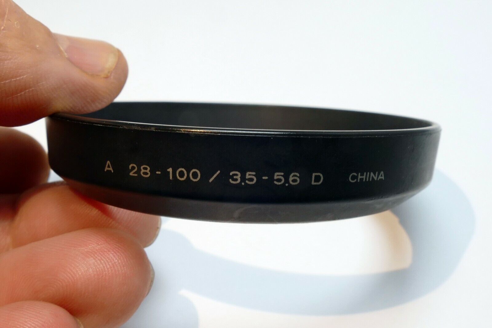 Minolta A 28-100mm  Lens Shade Hood for   f3.5-5.6 D  AF Lens