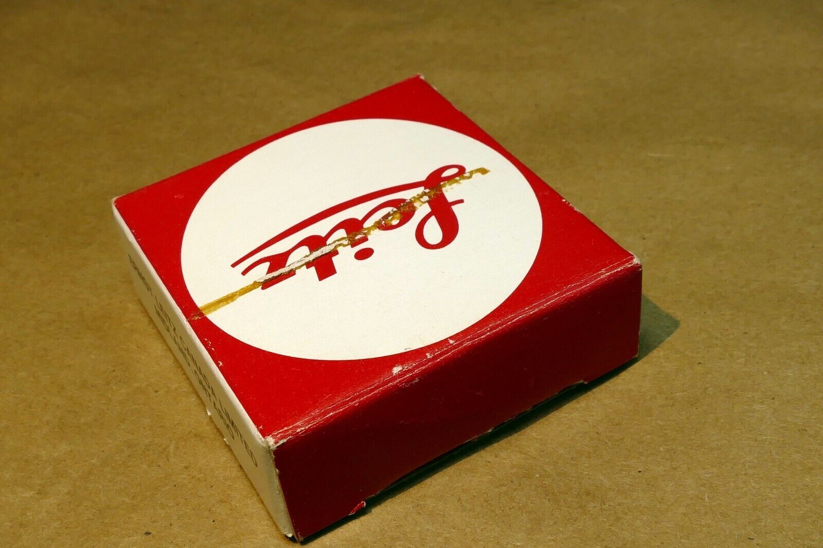 Empty Box for LEICA 14269 M cap  ( just an empty box)