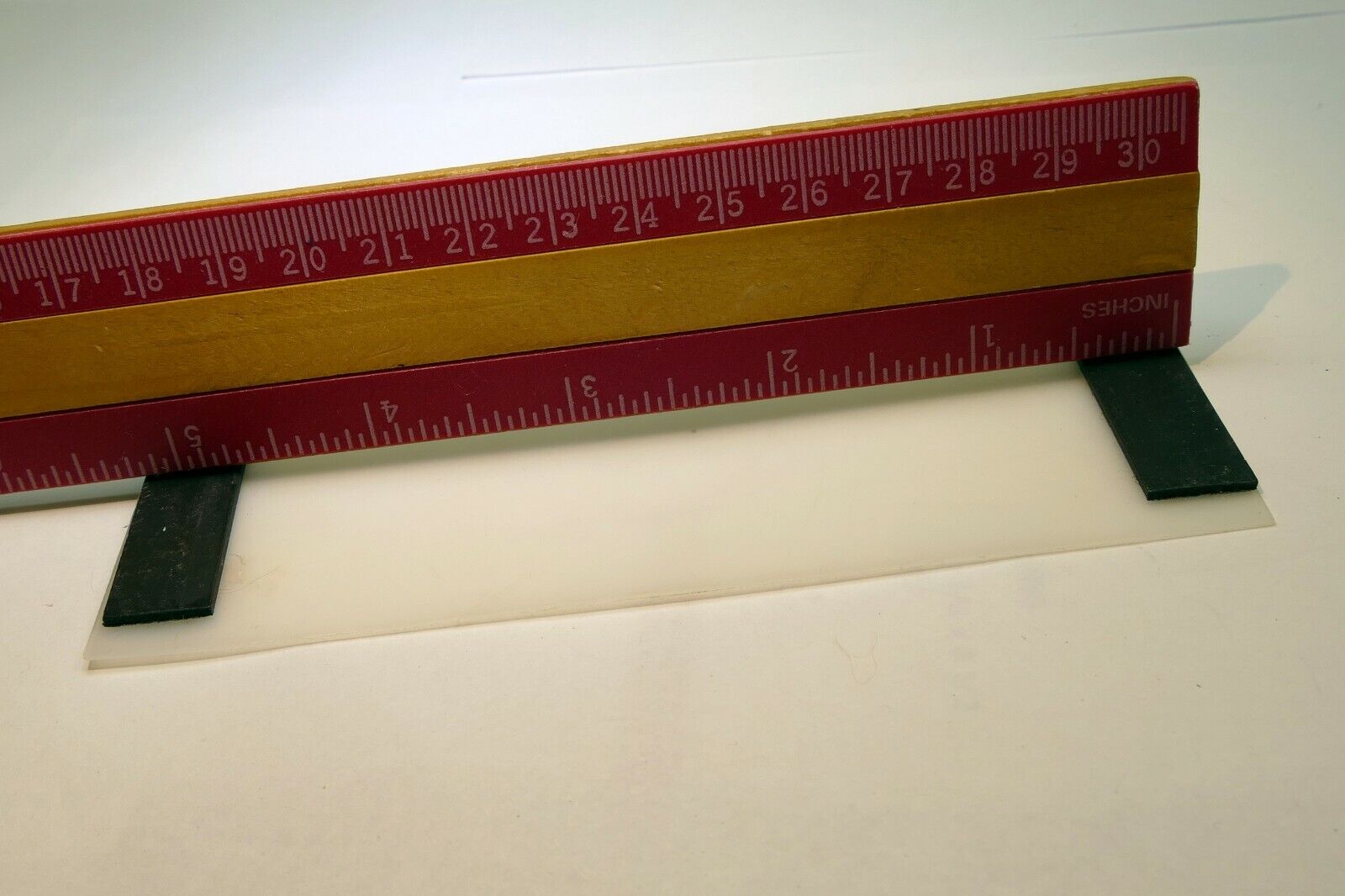 Lindahl Vignette White Mask 2.5X5" Serrated Bottom Arc magnetic frame