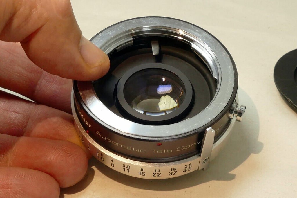 Vivitar 2X Automatic 2X-5 element Tele-Converter lens for Minolta MC