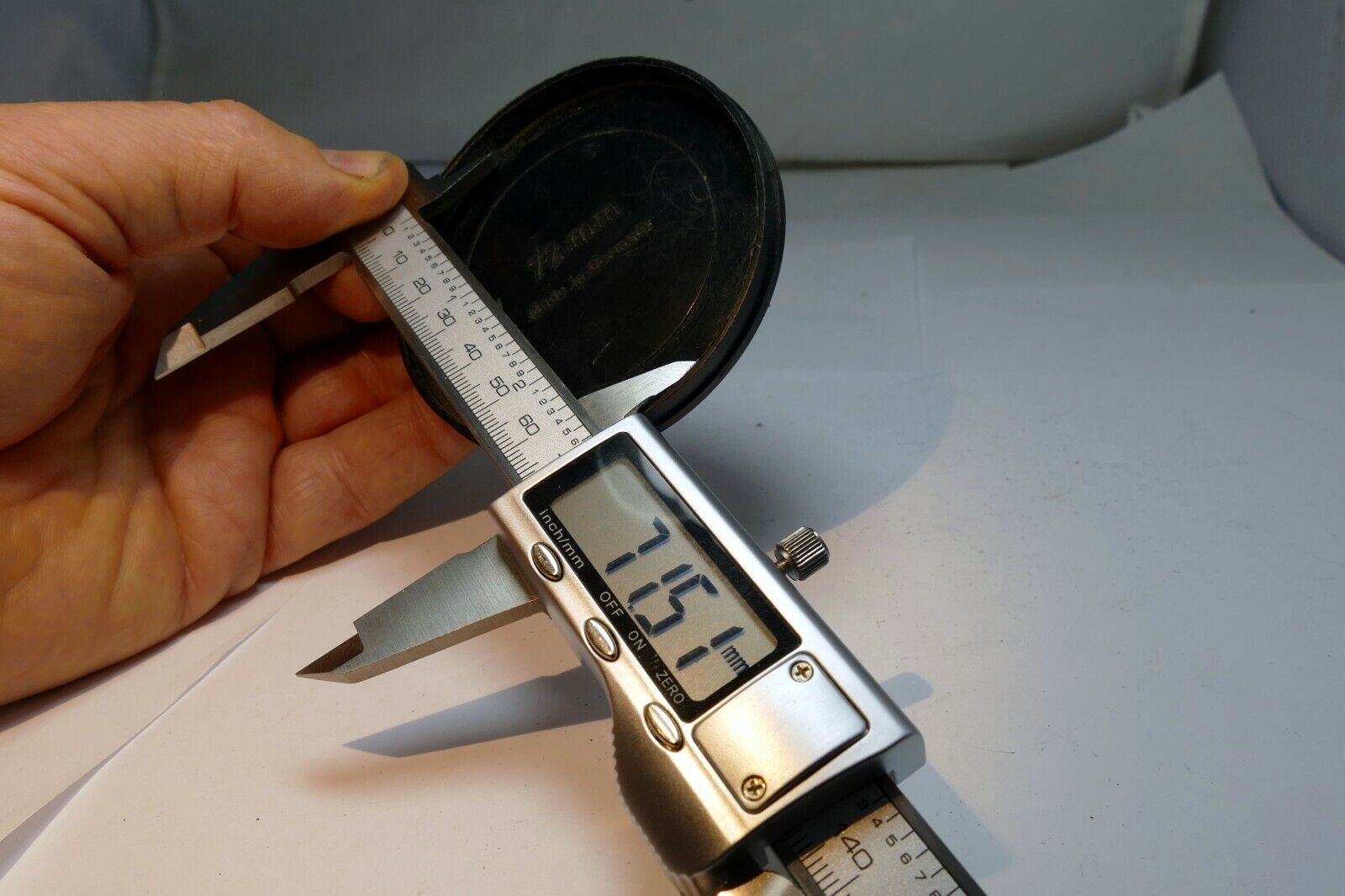 72mm Plastic Nikon Lens cap Slip on type plastic 74mm OD 72mm ID (not for 72mm r