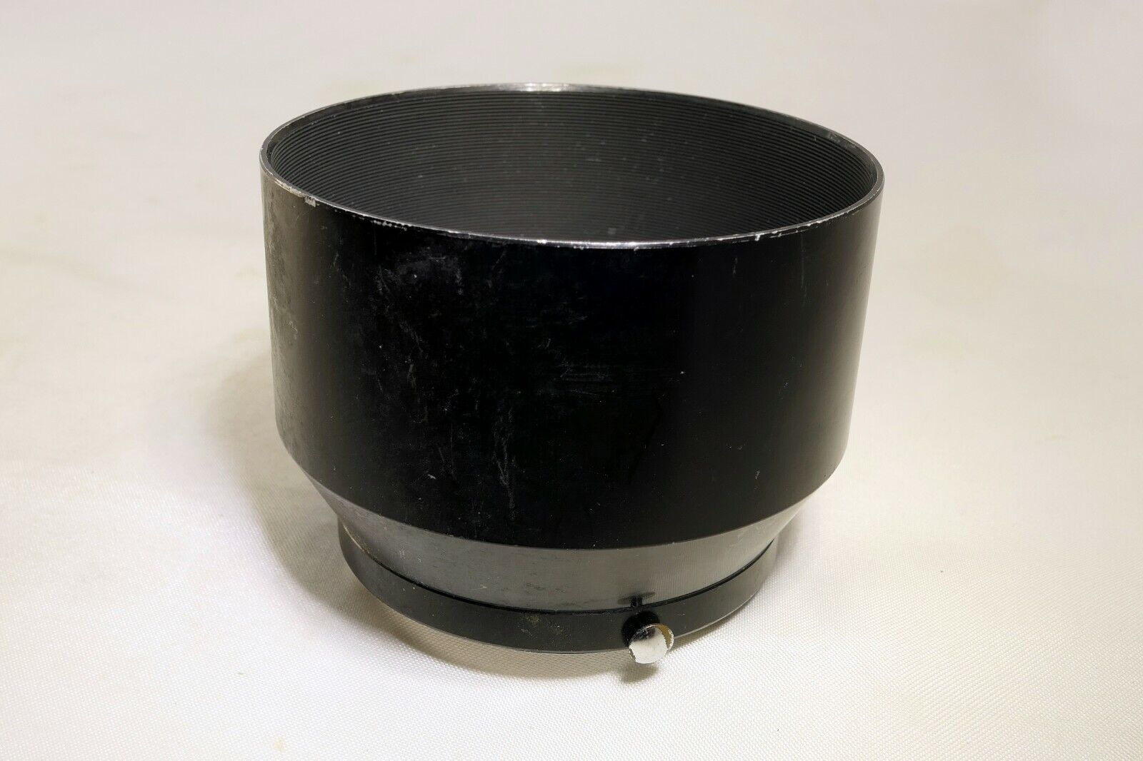 Nikon HS-4 Lens Hood 105mm f2.5 f4 Micro Nikkor Ai-s 52mm threads Genuine Shade