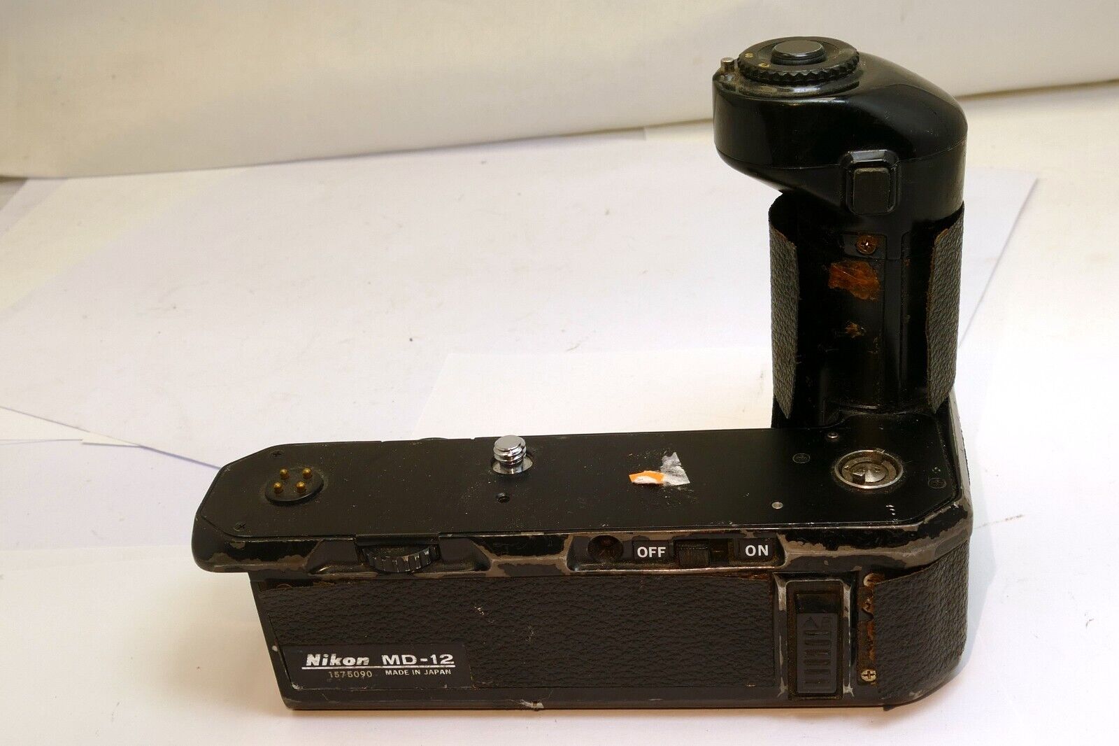 Nikon MD-12 Motor Drive  Battery Pack - with corrosion - Parts Repair AS IS