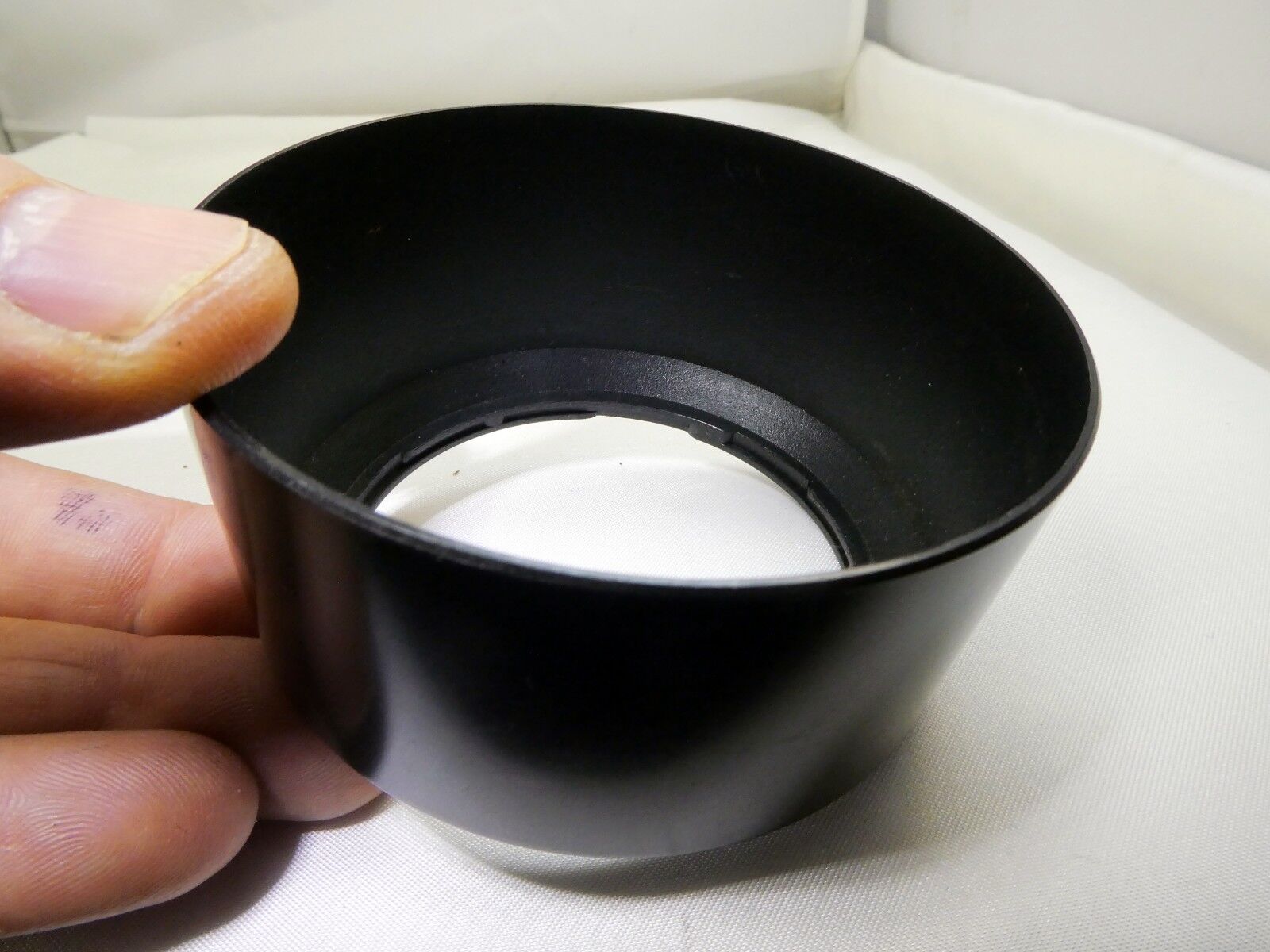 Promaster 60.5mm  Lens Hood Plastic  twist on type