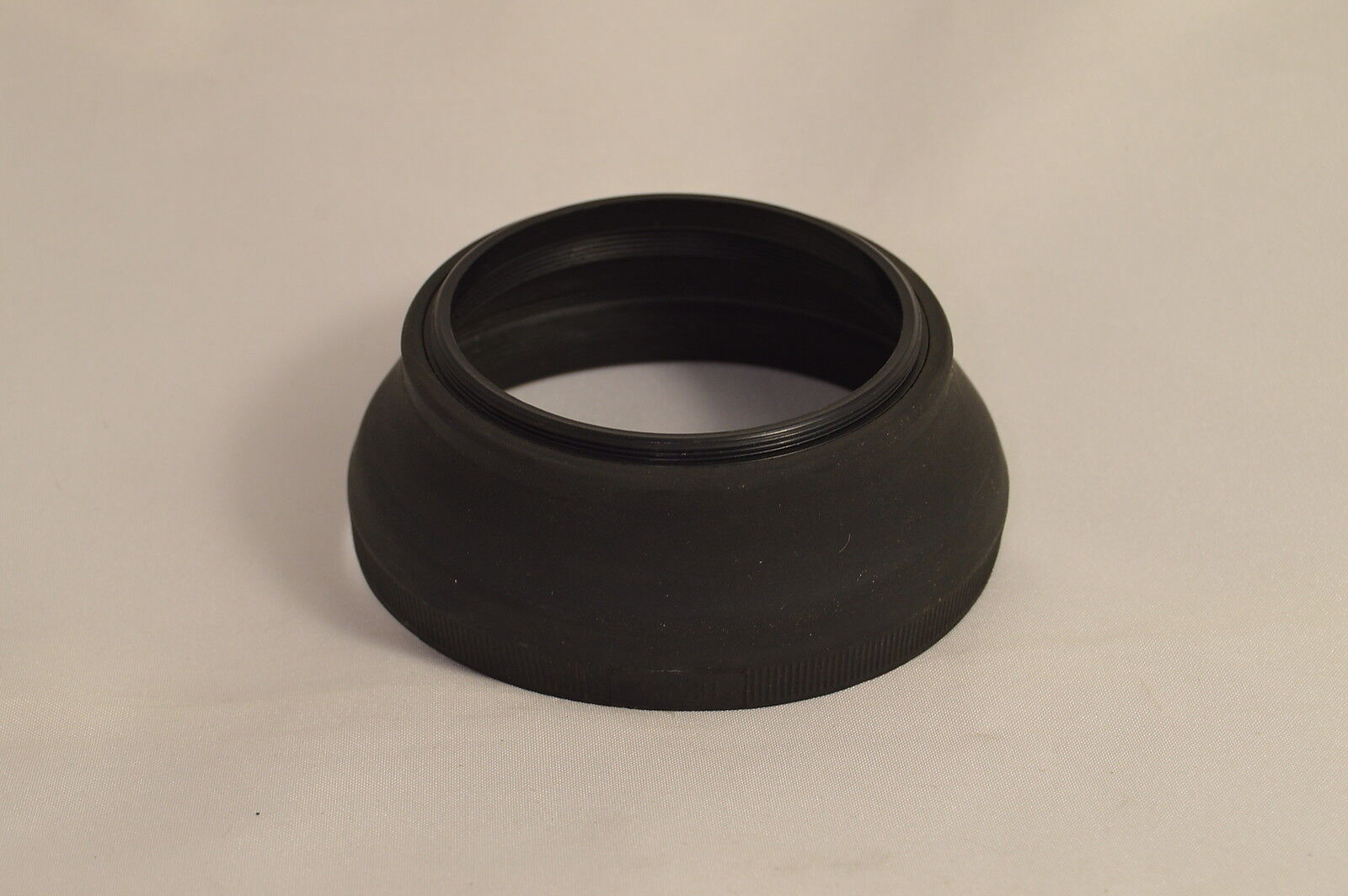 62mm Collapsible Rubber Lens Hood with plastic rim Made in Korea Tele O107033