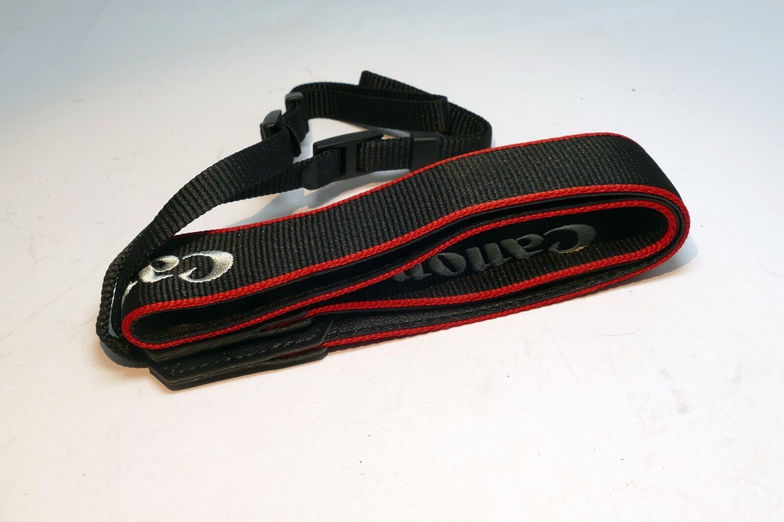 Canon EOS RP  Digital Camera Neck Shoulder Strap Black-Red - -  Genuine OEM