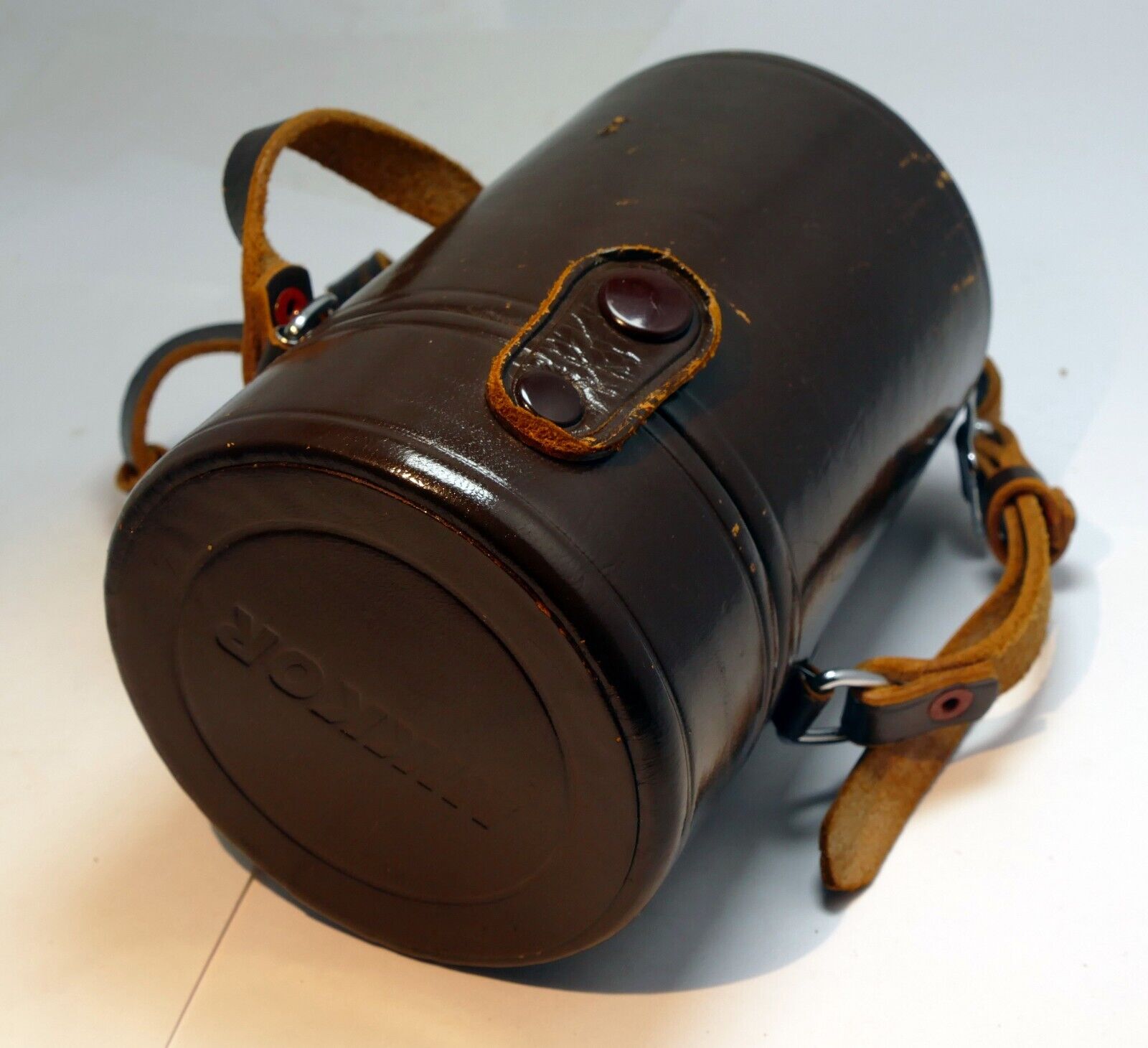Nikon NIKKOR Lens Hard Case (for 85mm f1.8 Nikkor Ai-s f2 Non-AI ) - Genuine OEM