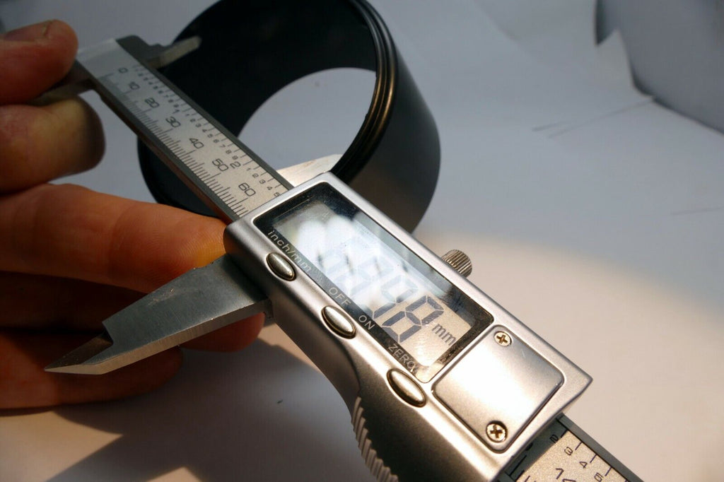 69.5mm ID Petal Shaped Plastic Lens Hood  Telephoto 70-300mm