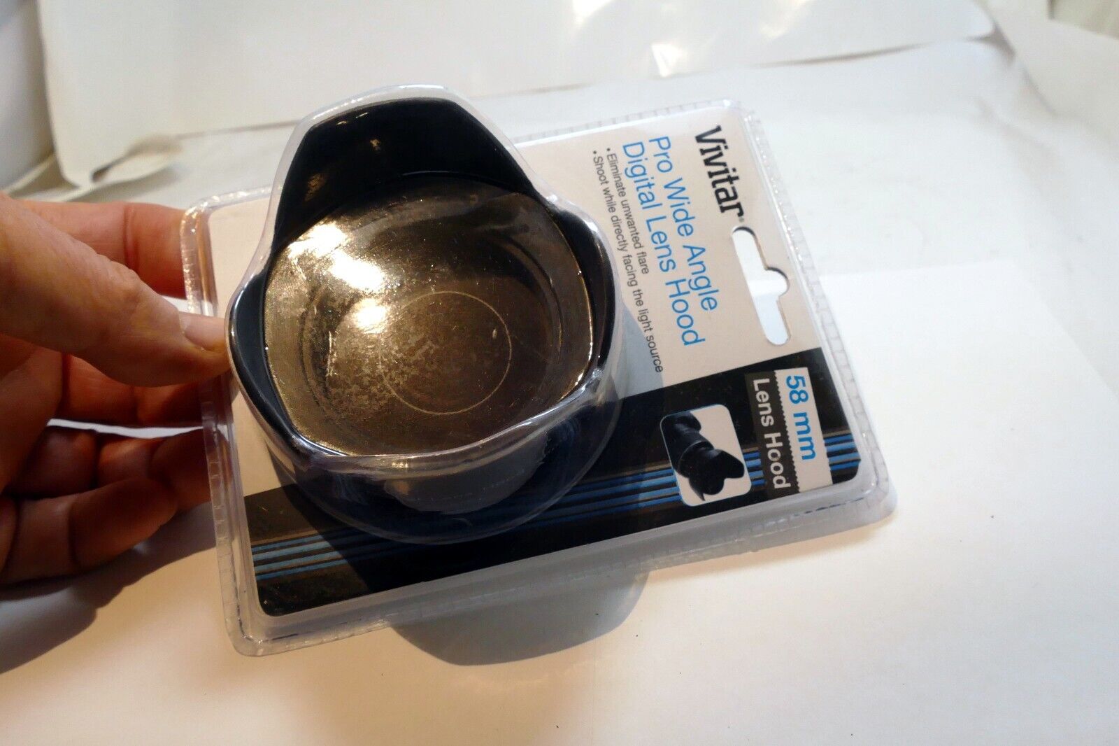 Vivitar 58mm Petal Lens hood shade threaded screw in for 18-55mm IS