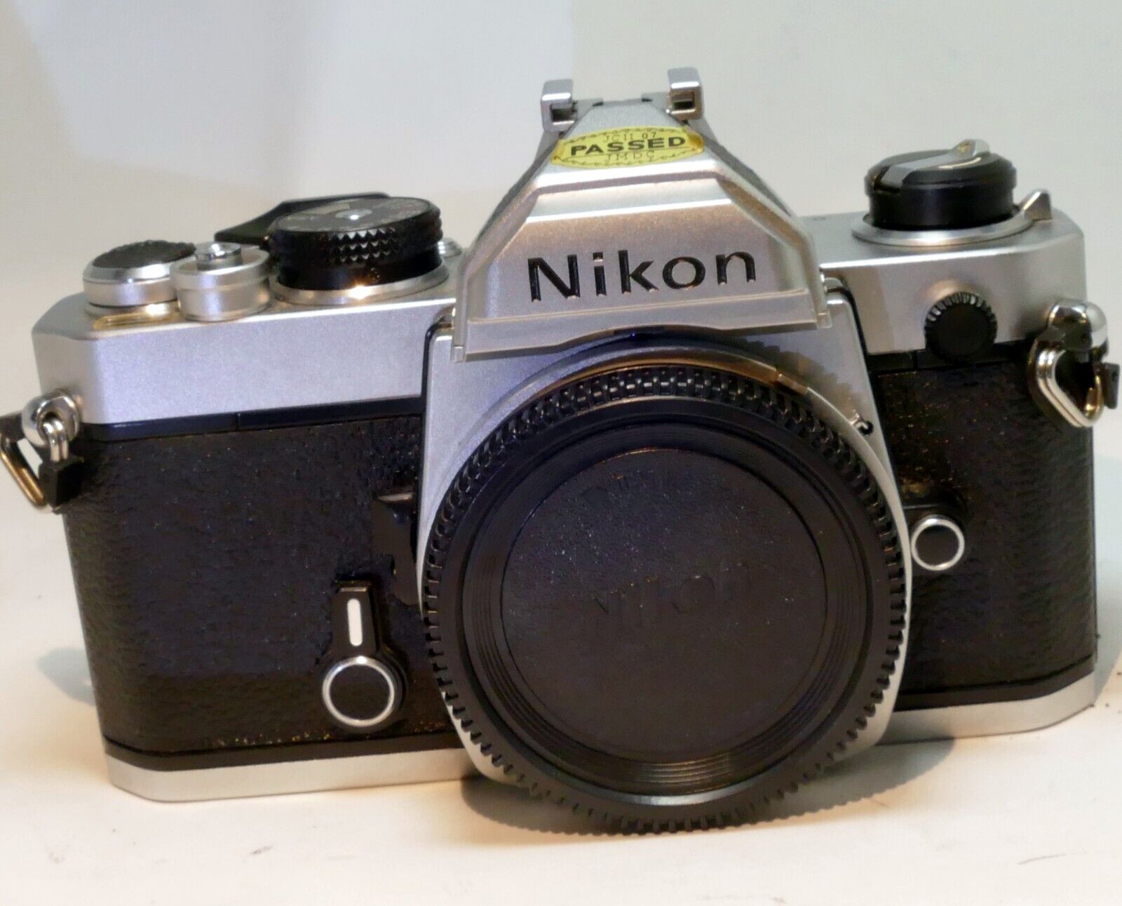 Nikon FM 35mm SLR Film Camera w/ issues with light meter - Free Shipping USA