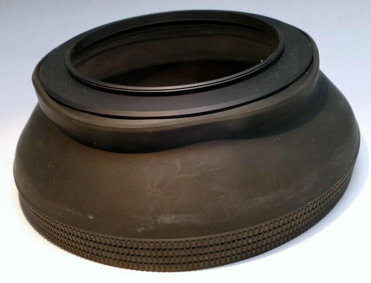 68.5mm rubber Lens Hood Shade screw in (unusual size) 69 mm