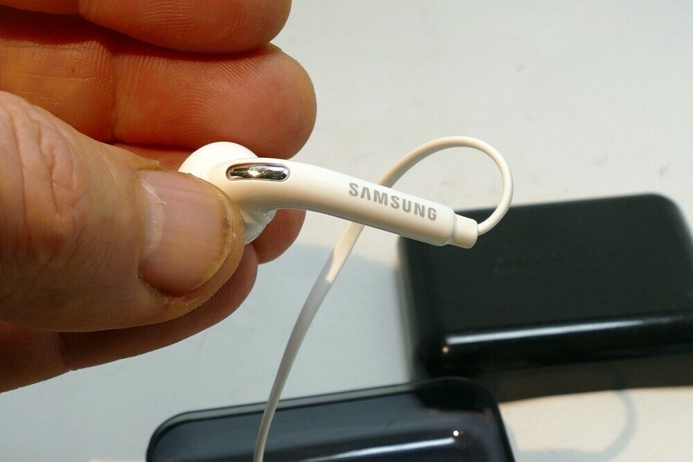 HANDSFREE HEADSET EARPHONE WIRED EARBUDS EARPIECES GALAXY PHONES - OEM GENUINE