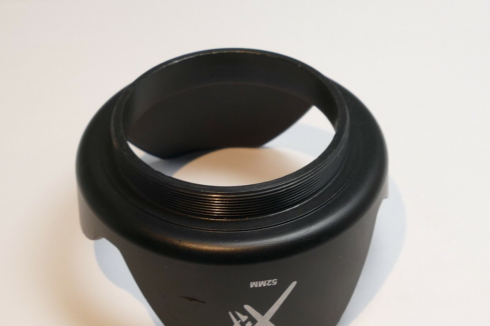 Xit 52mm Plastic Petal Lens Hood Shade screw in type (missing ring)