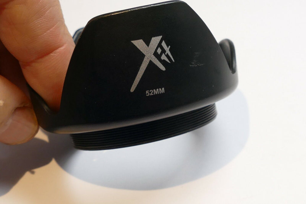 Xit 52mm Plastic Petal Lens Hood Shade screw in type (missing ring)