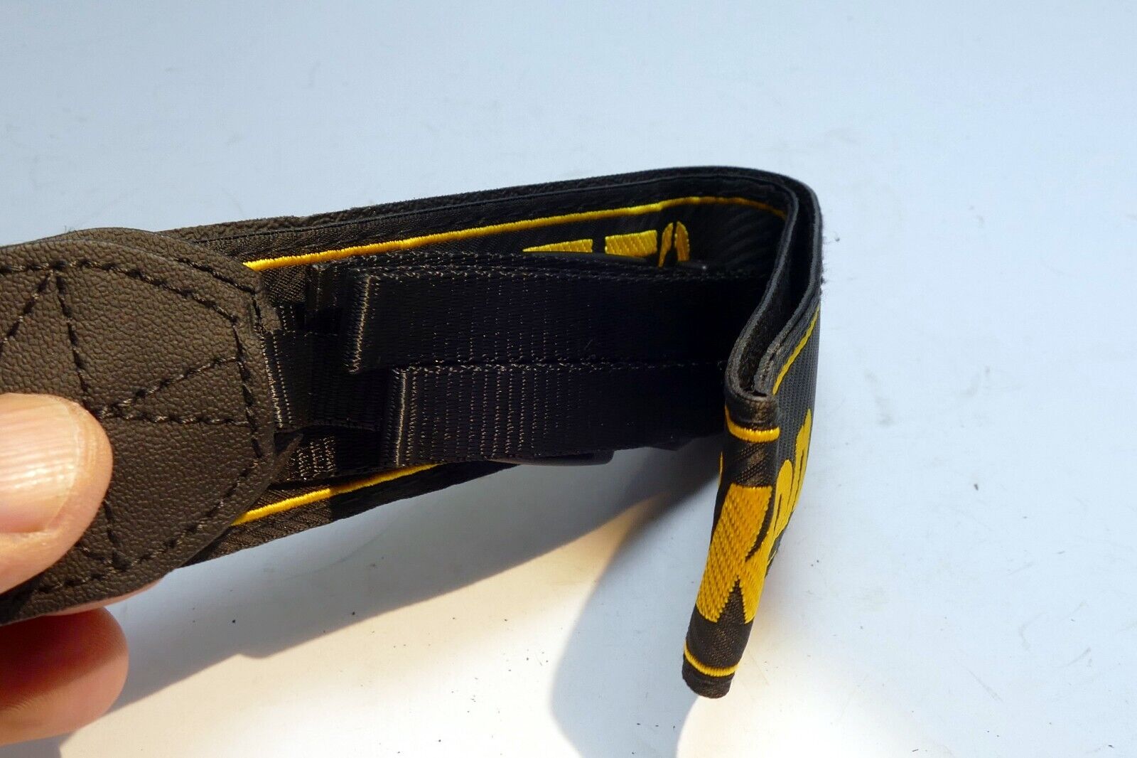 Nikon D750 Camera Shoulder neck Strap AN-DC14  Nylon  - OEM genuine -  near mint