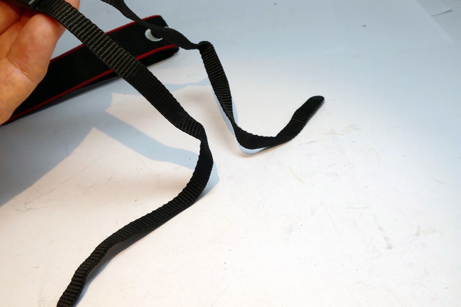 Canon EOS  Digital Camera Neck Shoulder Strap Black-Red fit R RP R6  Genuine OEM